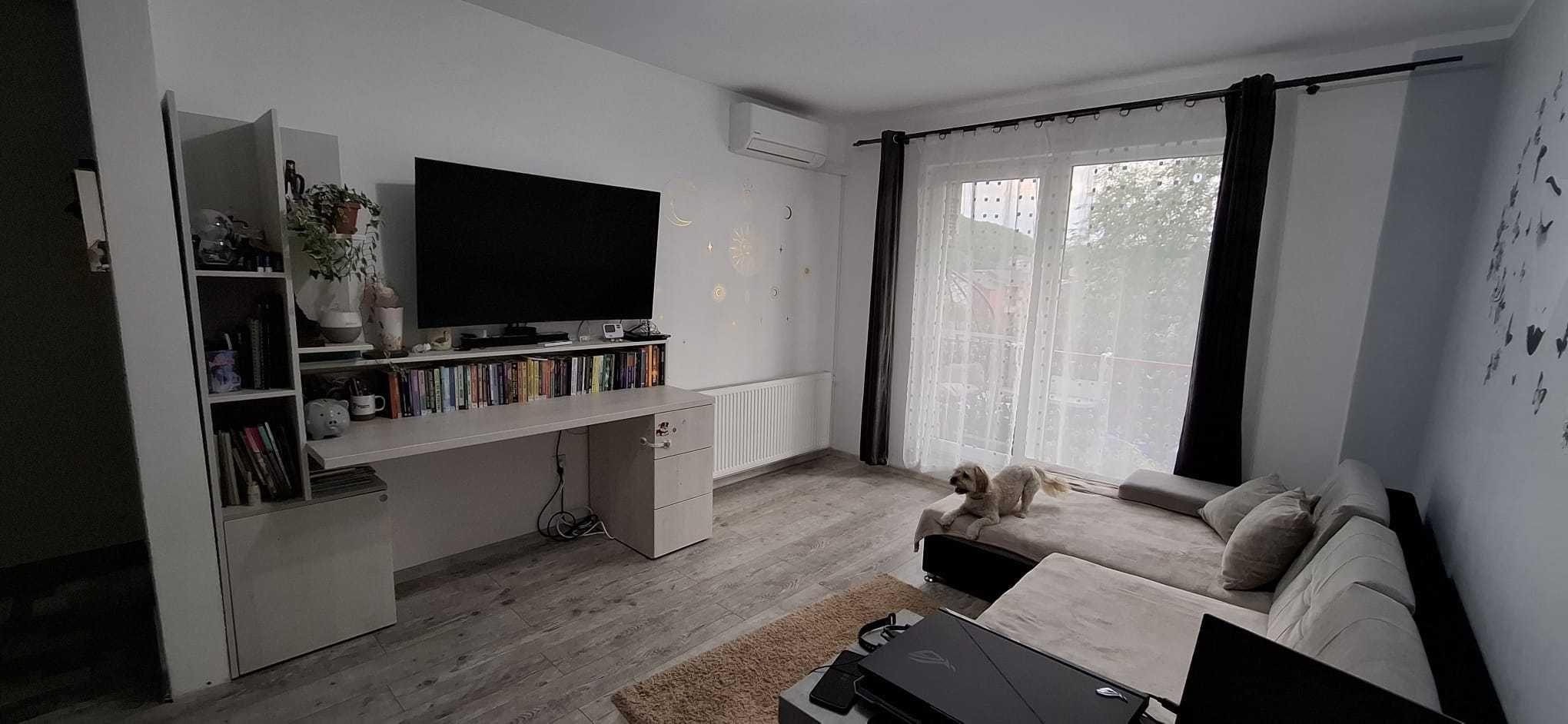 Persoană fizică vând apartament cu 2 camere în Florești,str Abatorului