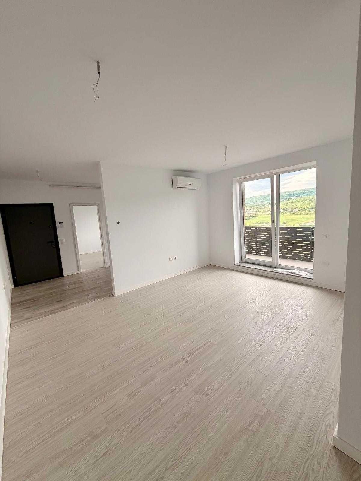 Apartament 3 camere, finisat, boxa inclusa