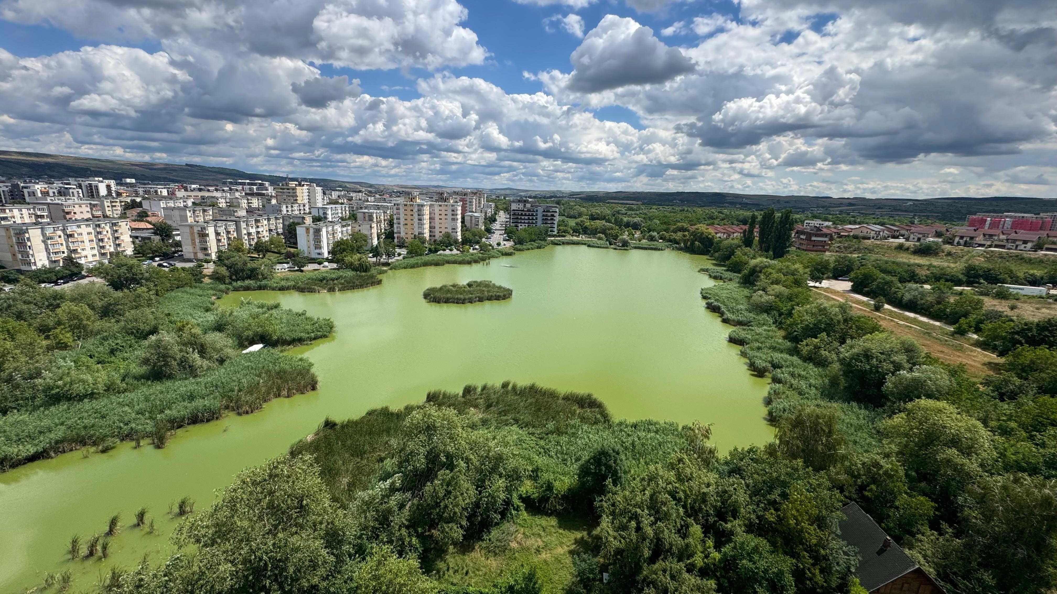 Apartament de inchiriat 3 camere Park Lake 2 orientare estica (Lac)