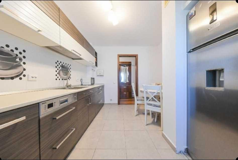Proprietar inchiriez ap. 3+1 camere decomandate, cu parcare, zona Cipariu-Gheorgheni