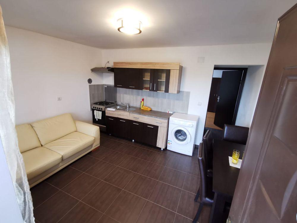 Apartament 2 camere mobilat și utilat, parcare privată, zona centrală