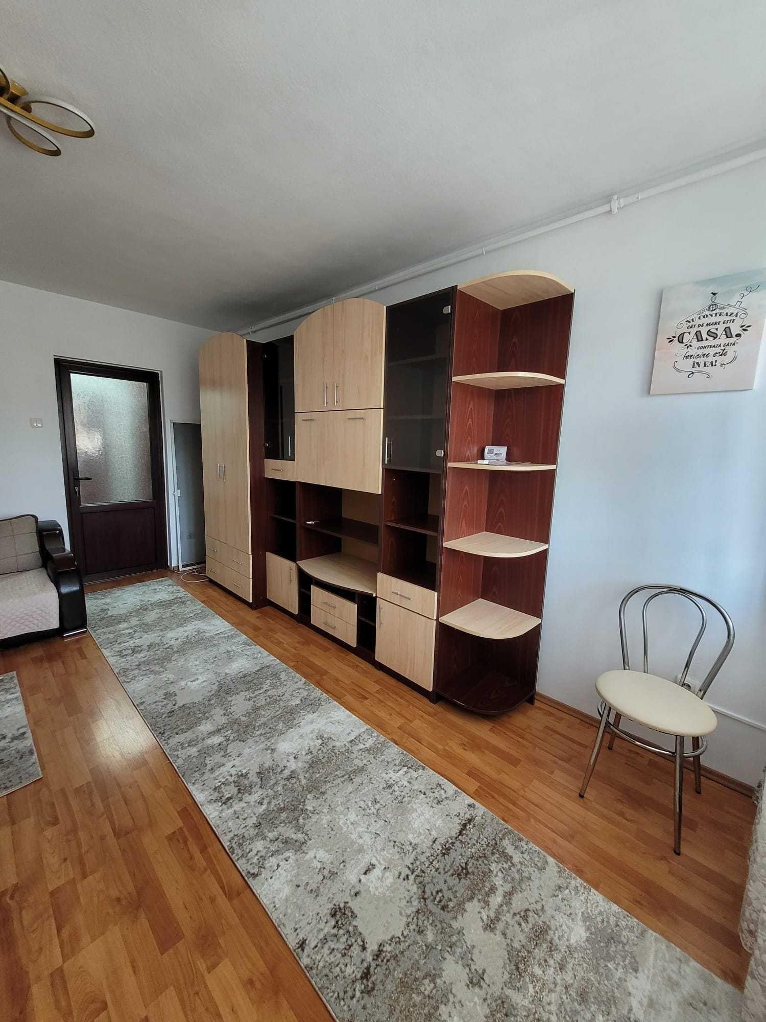 proprietar , vand garsoniera 32mp confortabila la B-dul Victoriei vedere superba