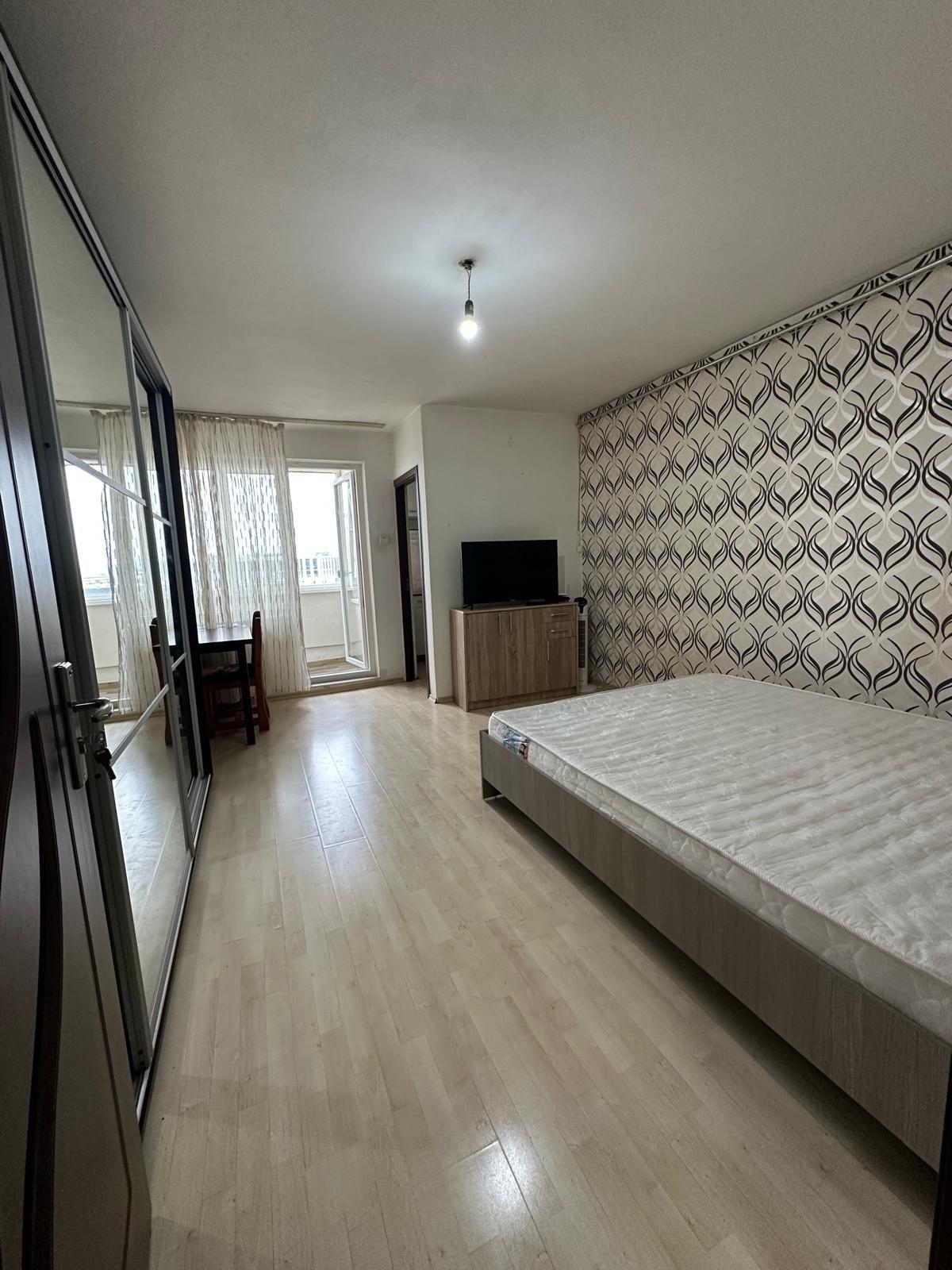 Inchiriez garsoniera Tractorul, pet friendly