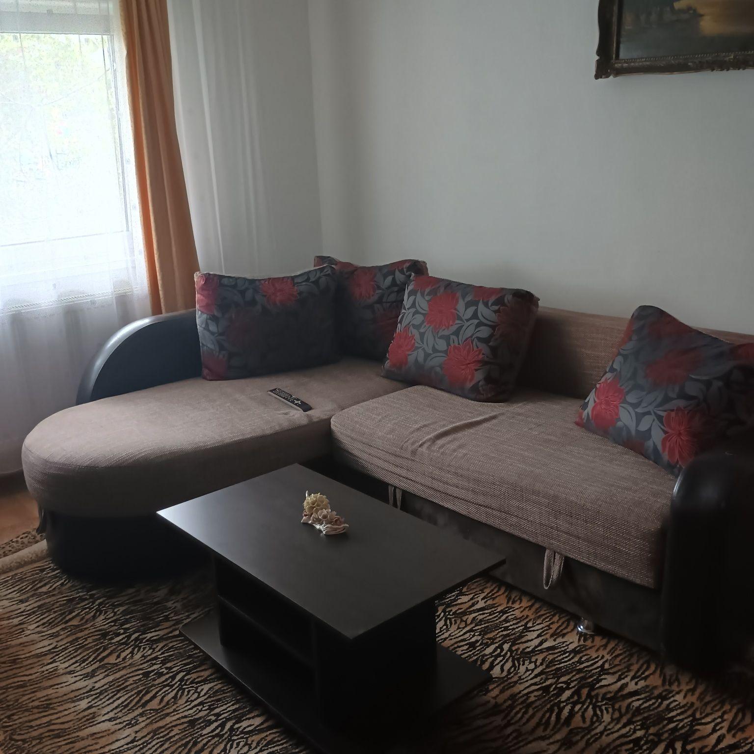Ofer spre închiriere apartament cu 2 camere in Florilor Râșnov
