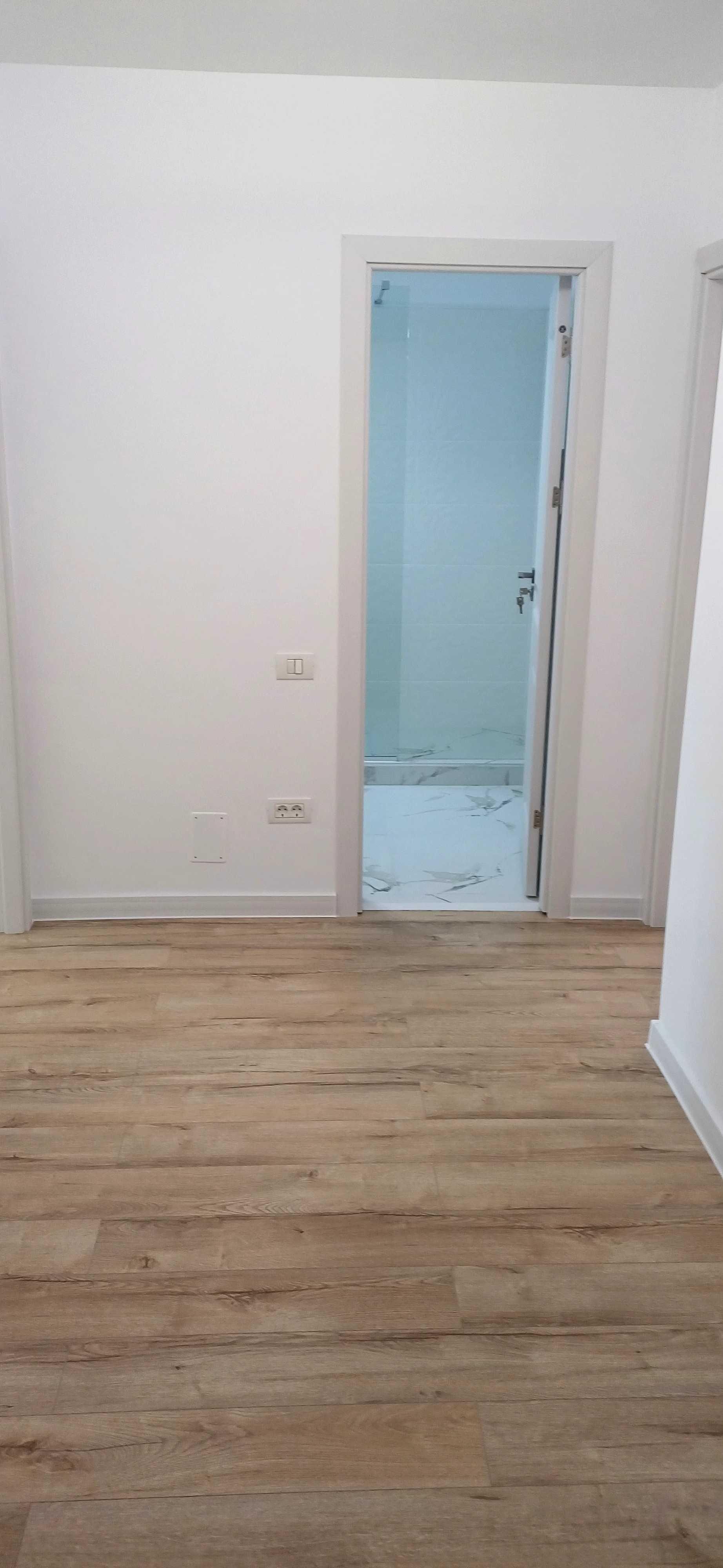 PROPRIETAR Vând Apartament cu 2 cam dec TROCADERO