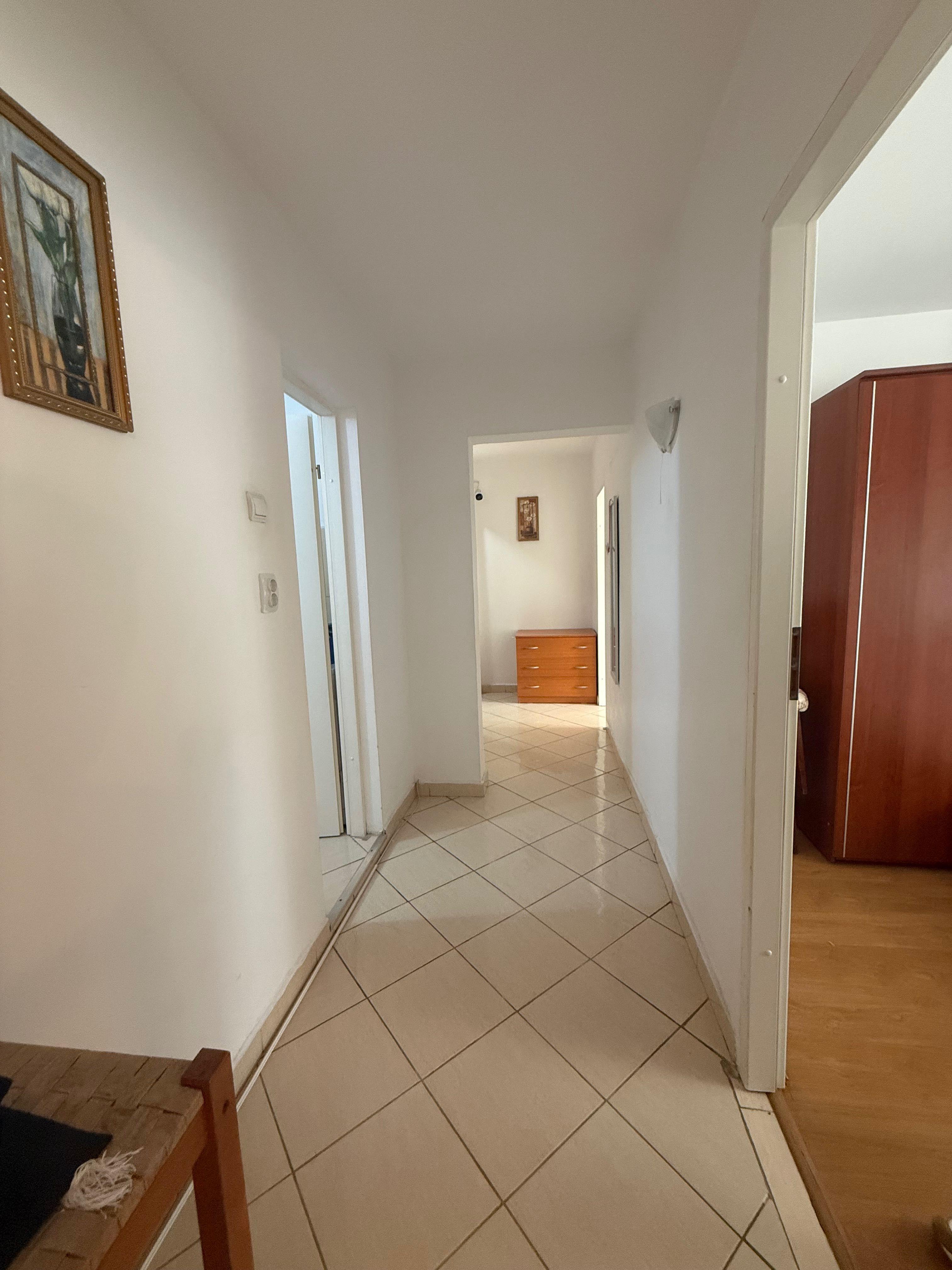 Vând apartament 2 camere Tomis Nord , mobilat utilat la parter