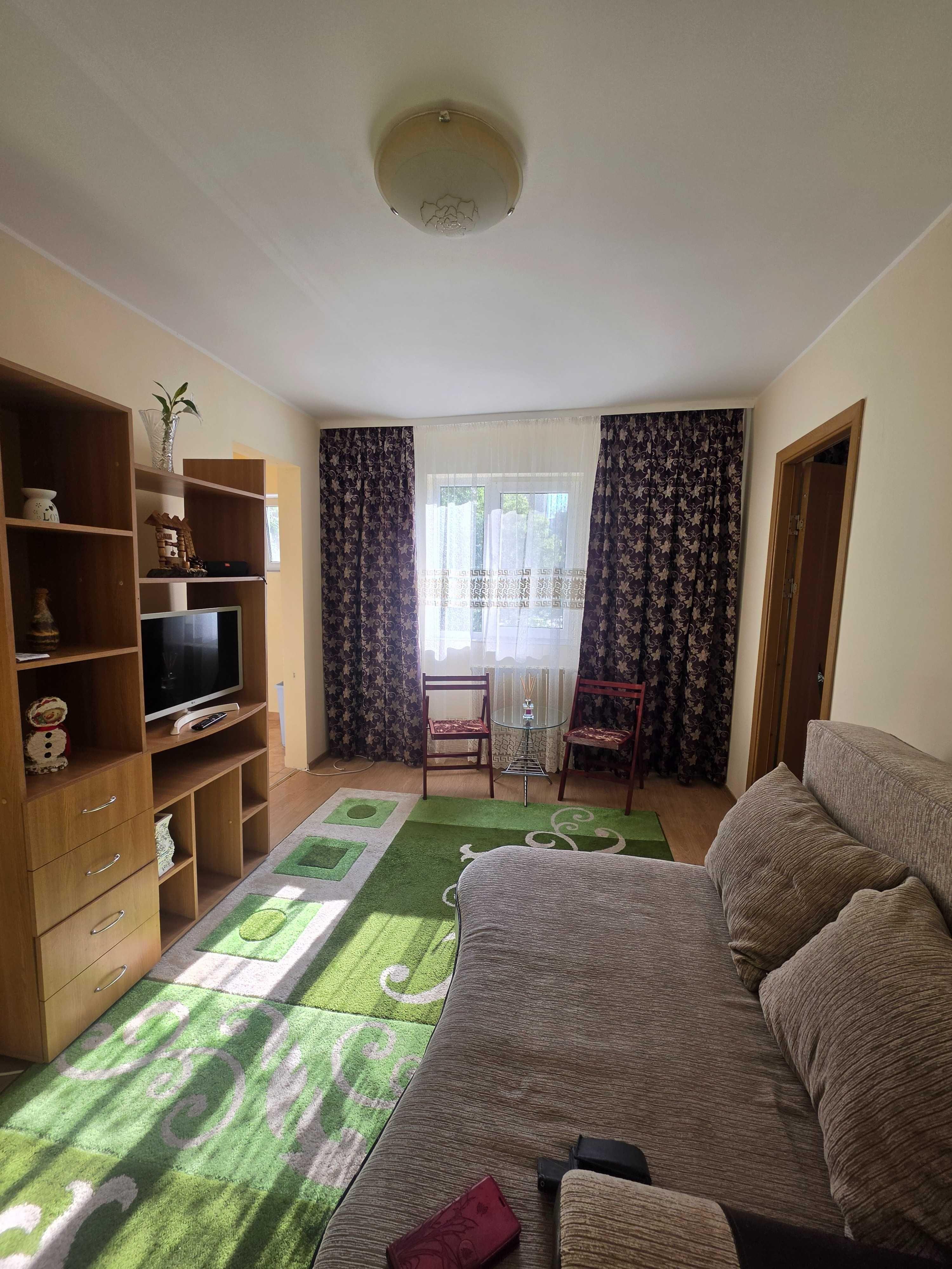 De inchiriat apartament