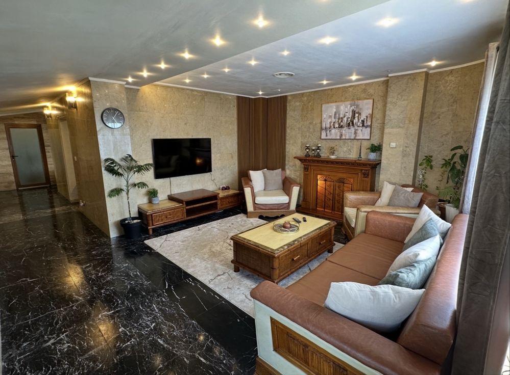 De Închiriat: Apartament 3 Dormitoare cu Terasă Generoasă de 25 mp - Bd. Mamaia