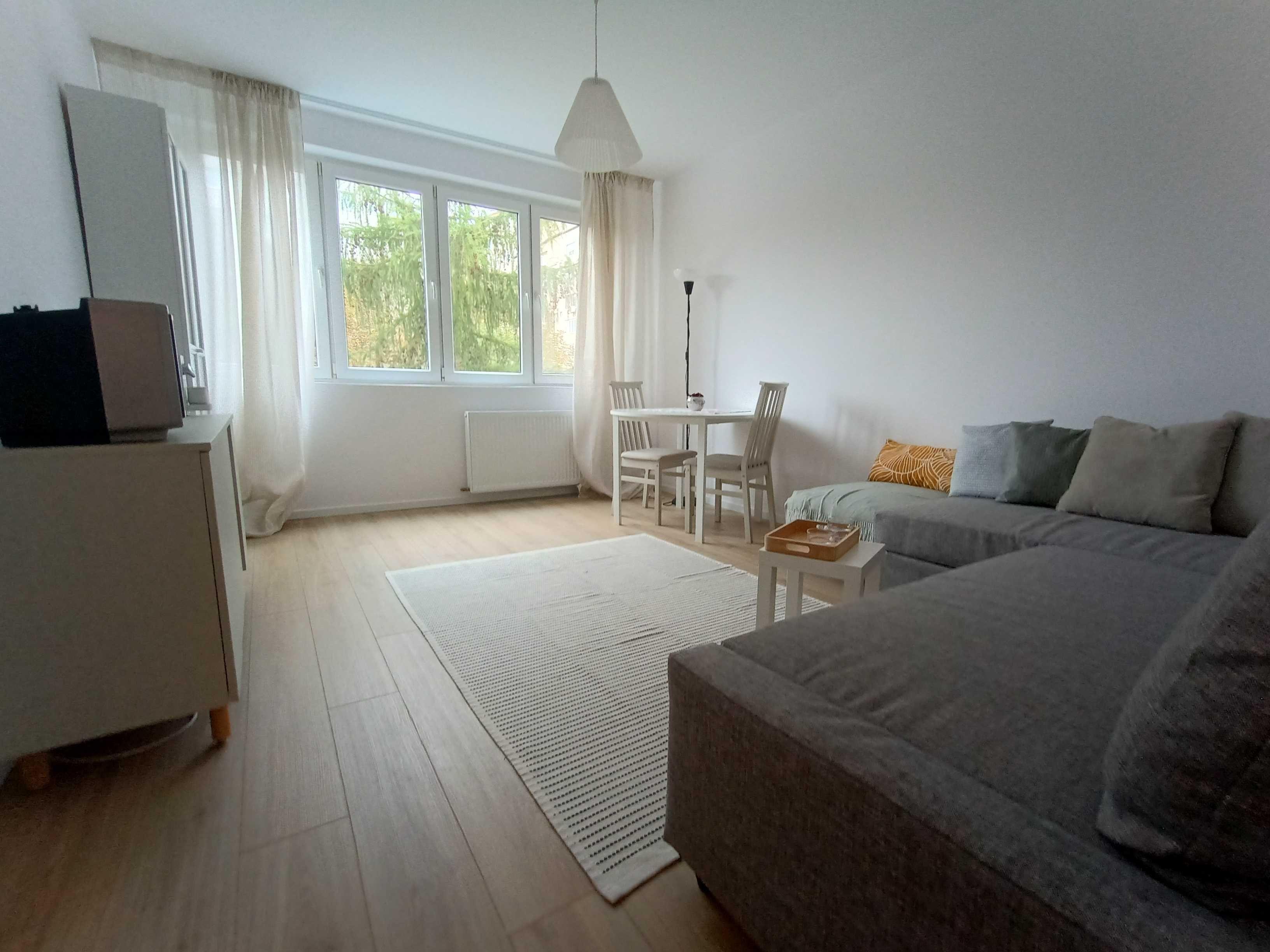 Vând apartament cu 2 camere decomandat