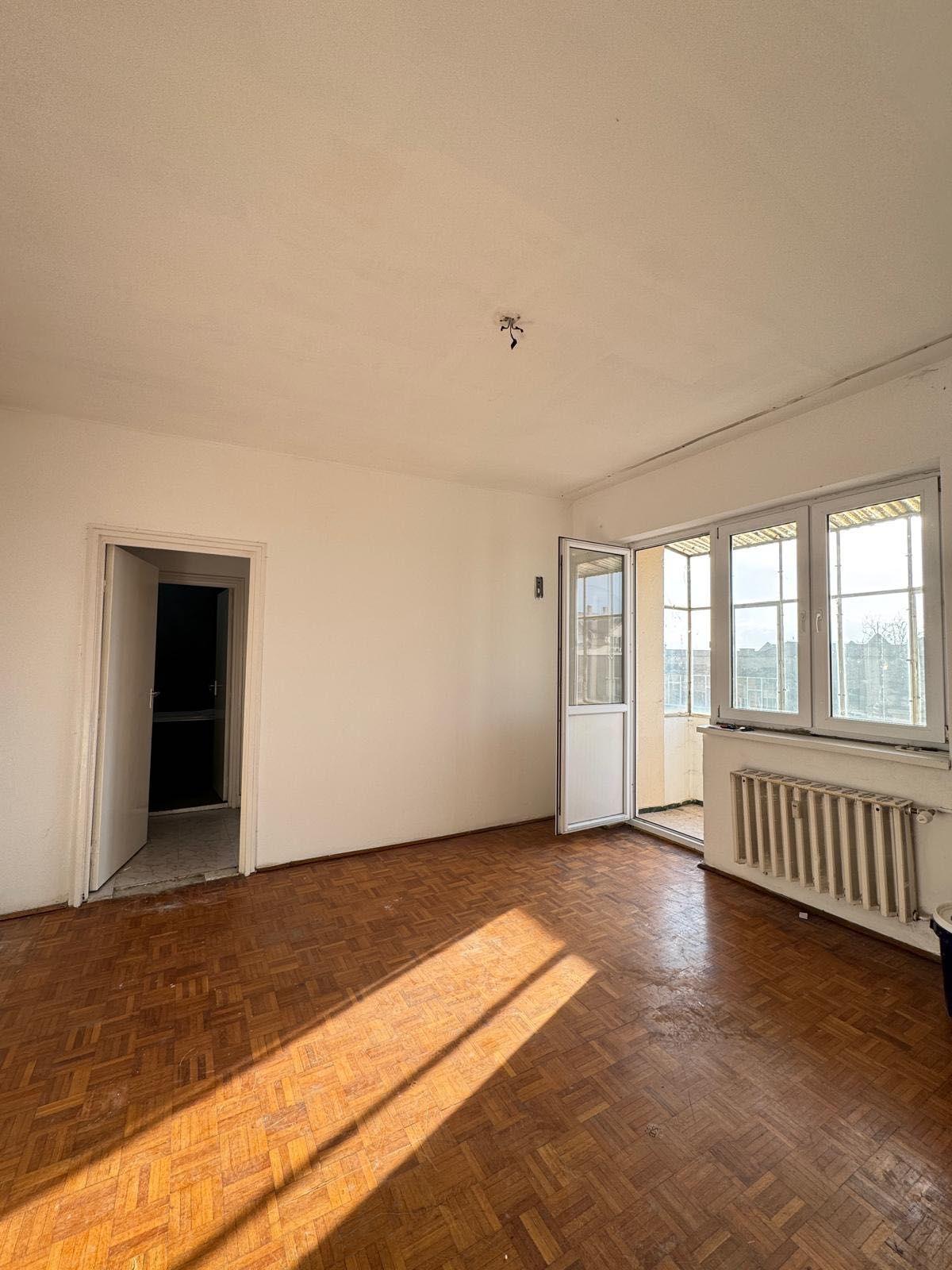 Vând apartament 3 camere ultracentral