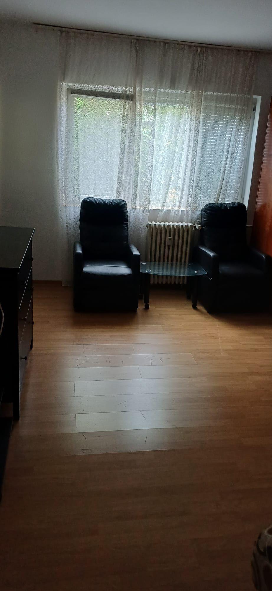 D-au în chirie apartament cu o cameră.
