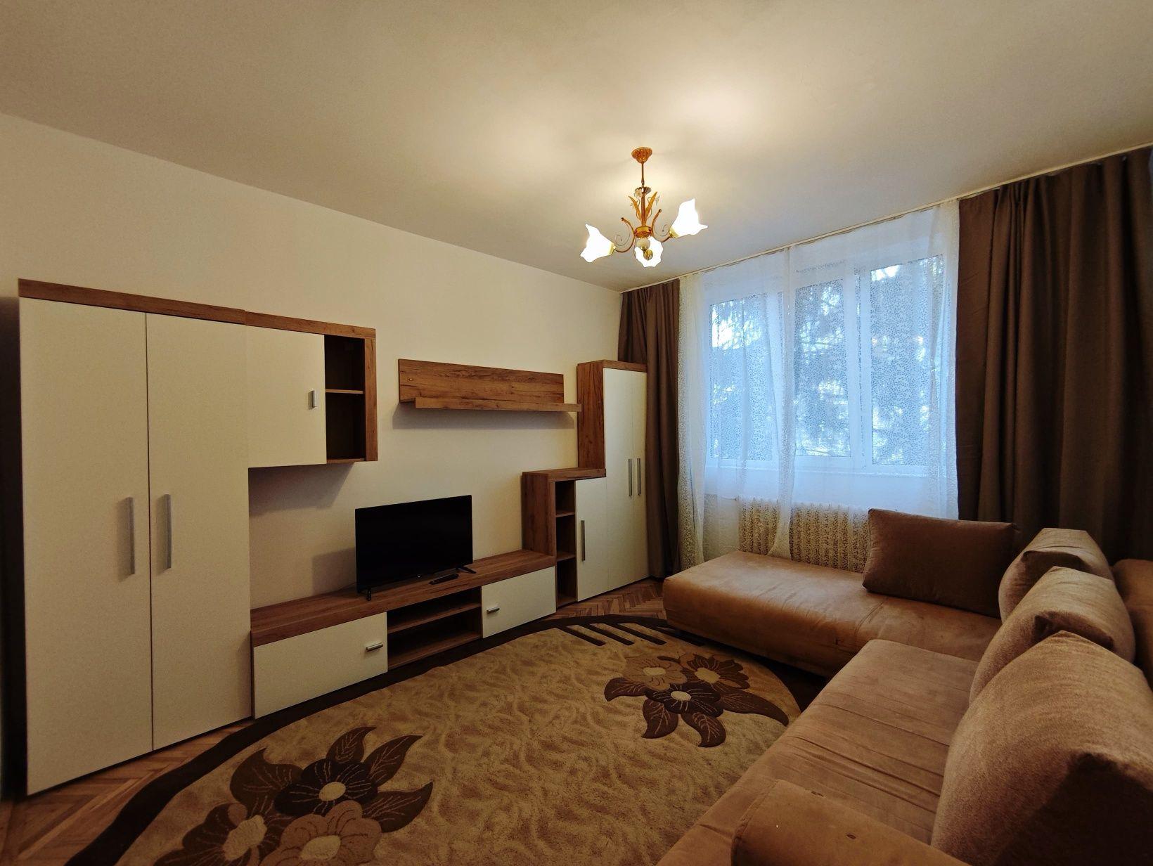 Închiriez apartament 2 camere Rogerius