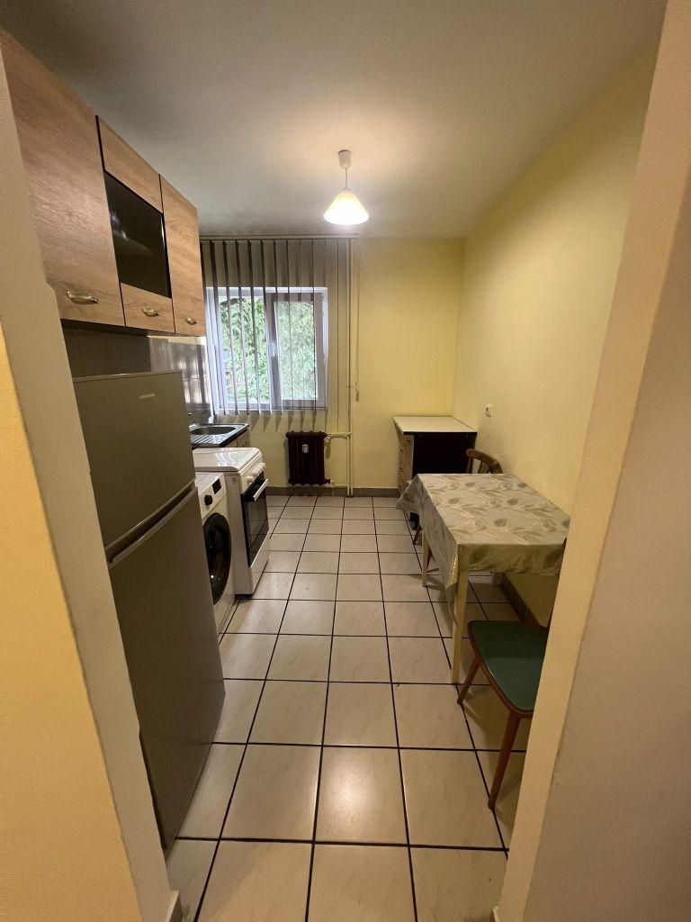 Apartament 3 cam Cantemir, la 10 min de Universitatea  din Oradea/Medicina