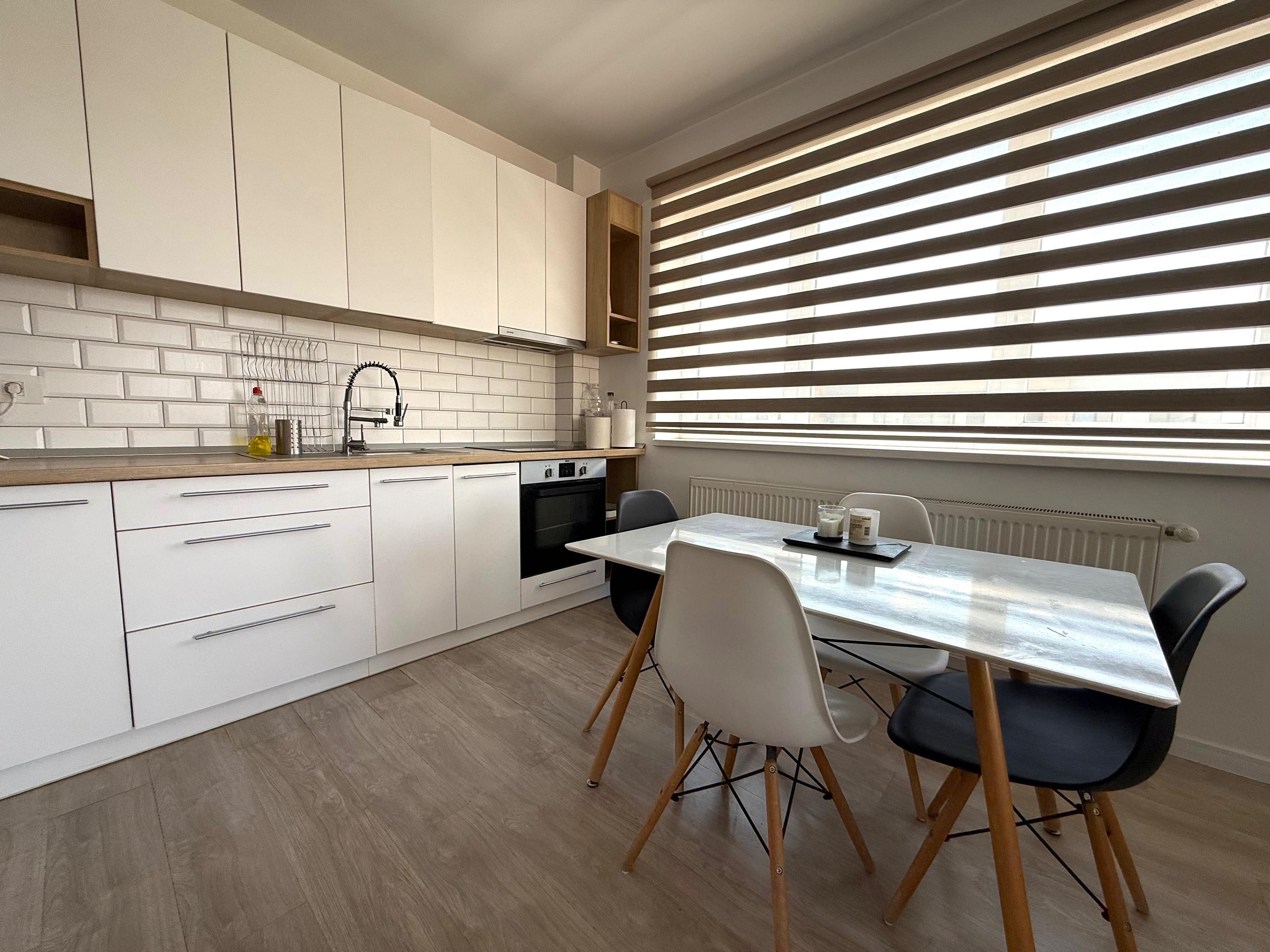 Apartament 3 camere de închiriat Prima Universitatii