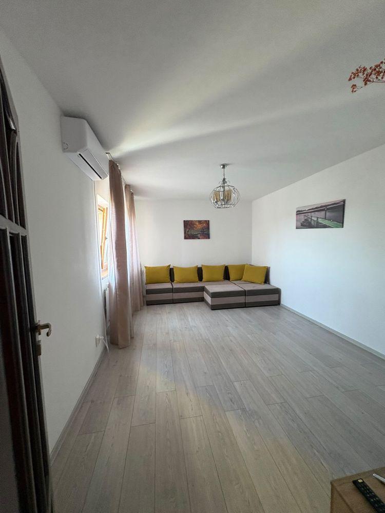 Inchiriez apartament  cu 2 camere Bulevardul Bucuresti