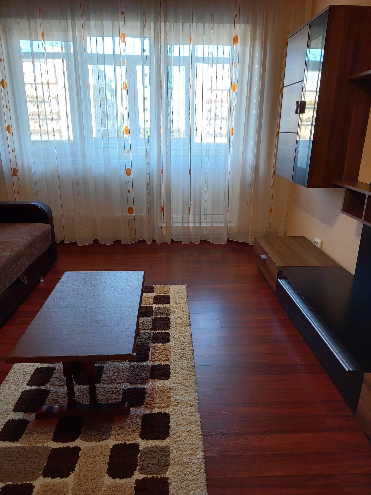 Închiriez apartament 2 camere cu centrală proprie B-dul Bucuresti
