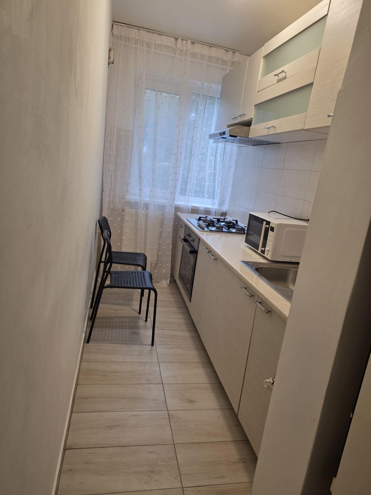 Închiriez Apartament 2 Camere Cf 2 Parter