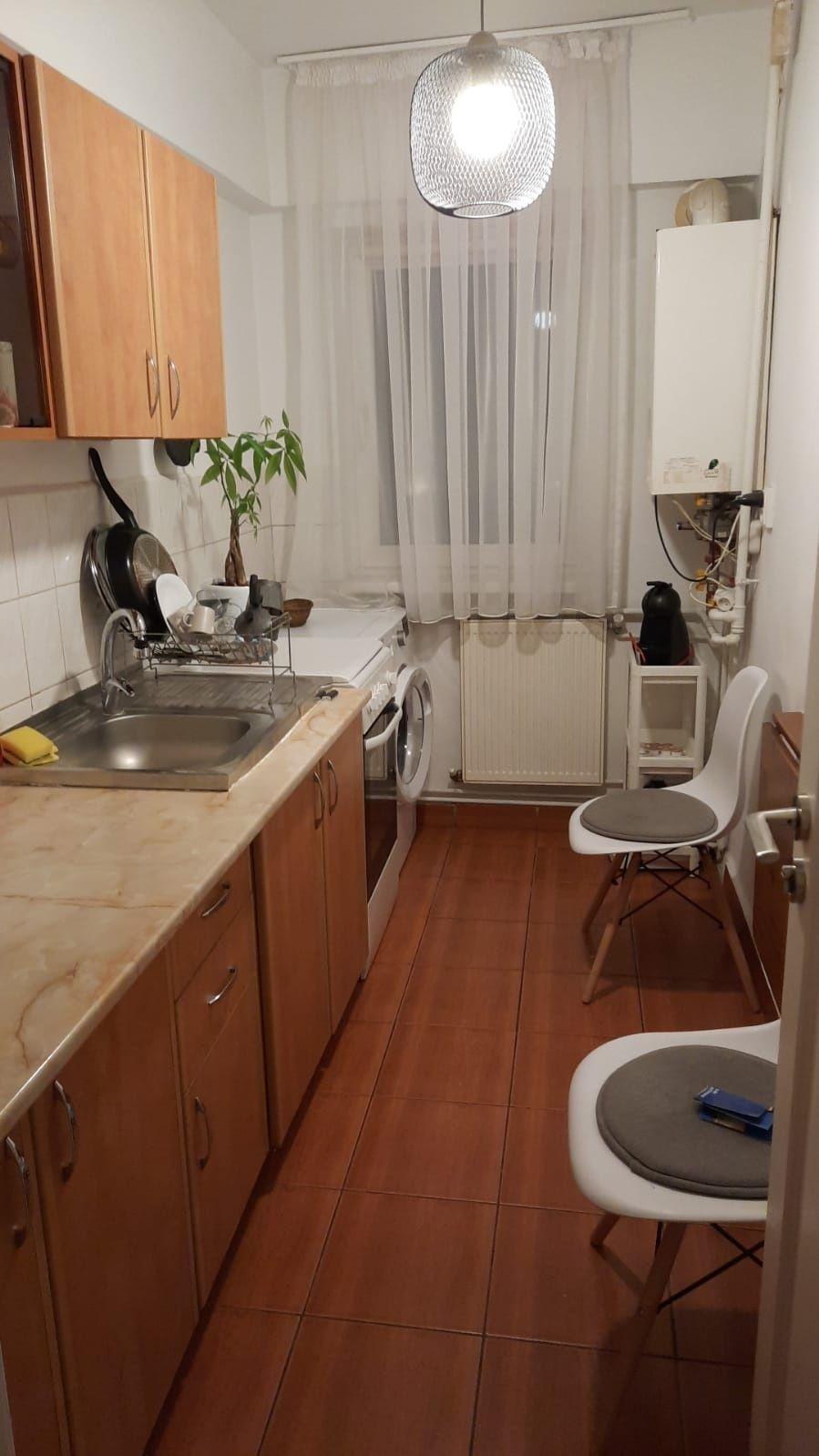 Vand apartament 2 camere zona parc Cismigiu Bucuresti