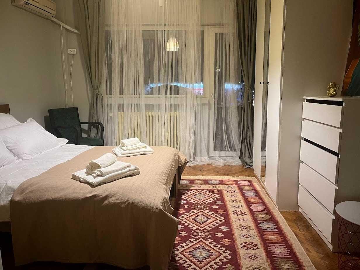 Inchiriez apartament 2 camere in Bucuresti, Universitate, Str. Ghica nr.1