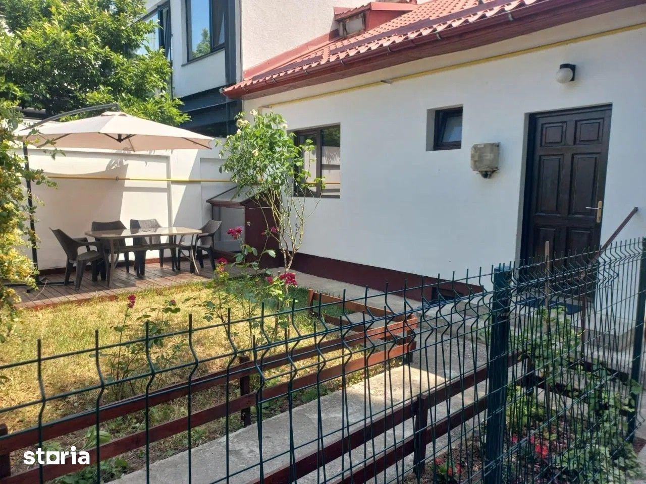 Casă 70mp, 3 camere, curte 35mp – 790€/lună