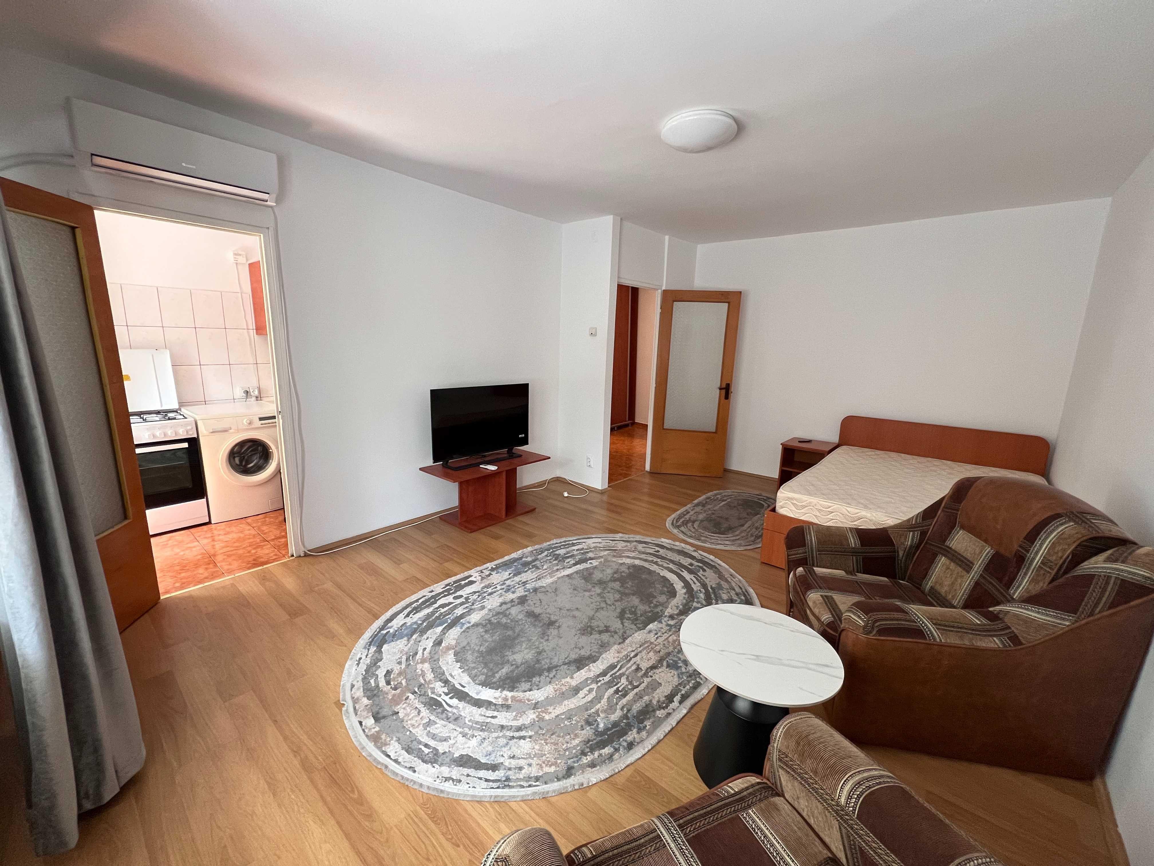 Garsonieră decomandată 42 mp | Bd. Ghica Tei 89 | Etaj 2 | 400 €/lună