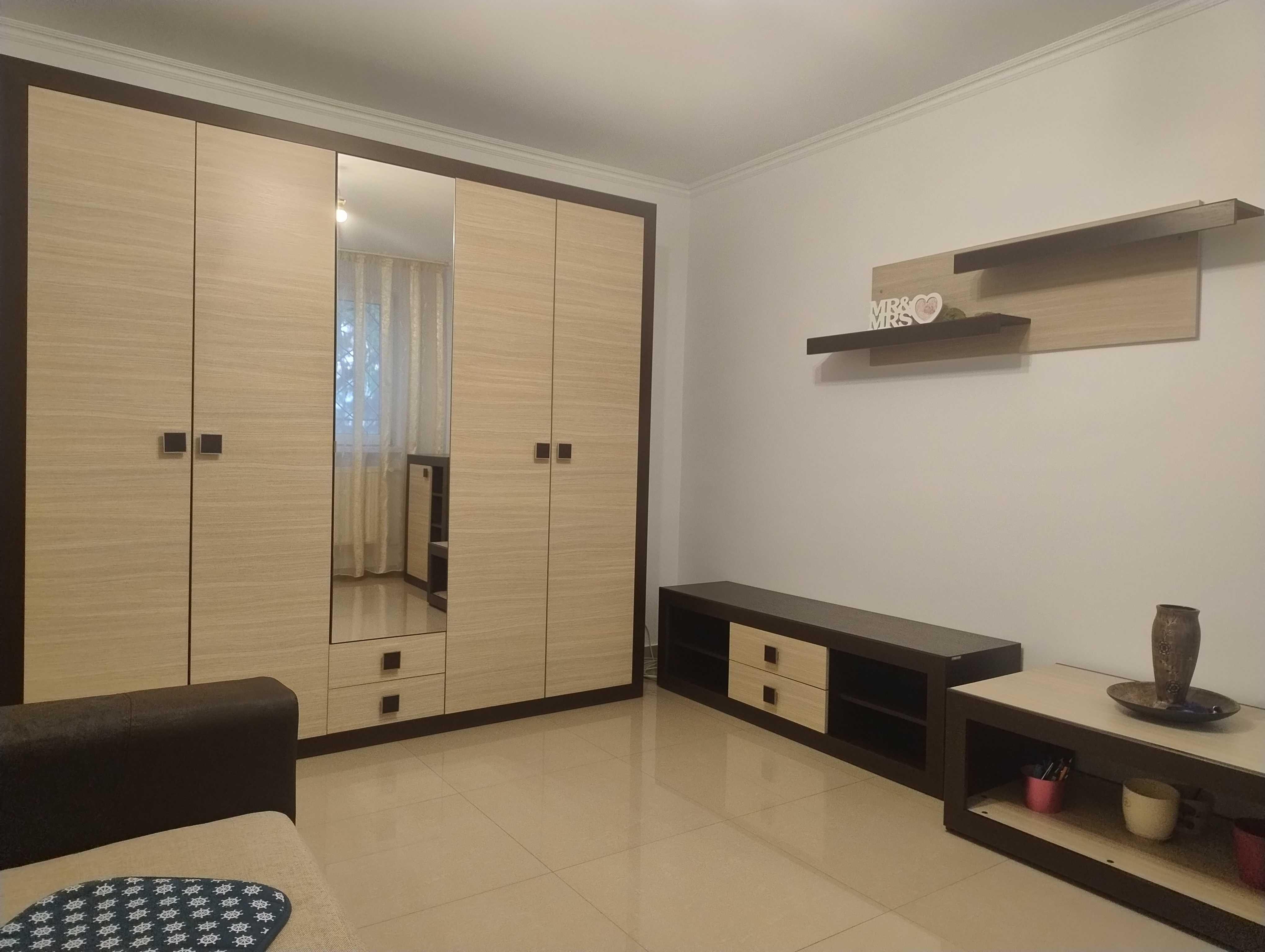 Garsoniera 30 mp (parter) finisaje lux  mobilata  77.000 EUR (direct proprietar)  bloc consolidat 2003 - imagine 1