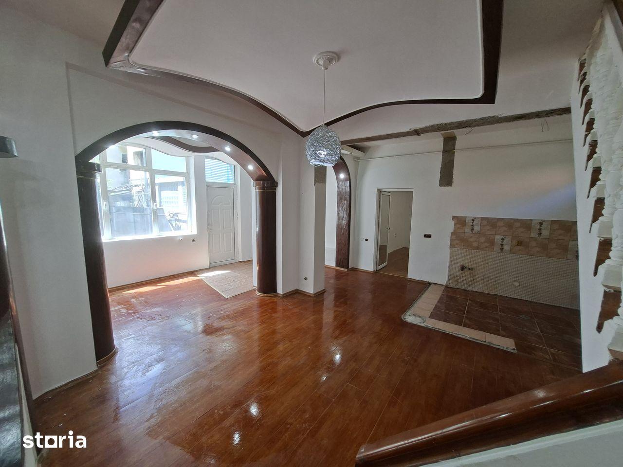 Piata Unirii, Calea Calarasilor, PROPRIETAR, vand casa P+M, 4 camere - imagine 1