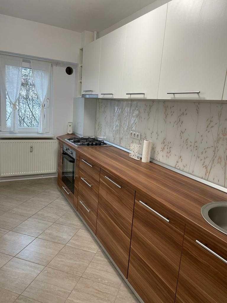 Inchirierez Garsoniera zona Soseaua Oltenitei Lidl, sector 4, 10 min metrou Piata Sudului