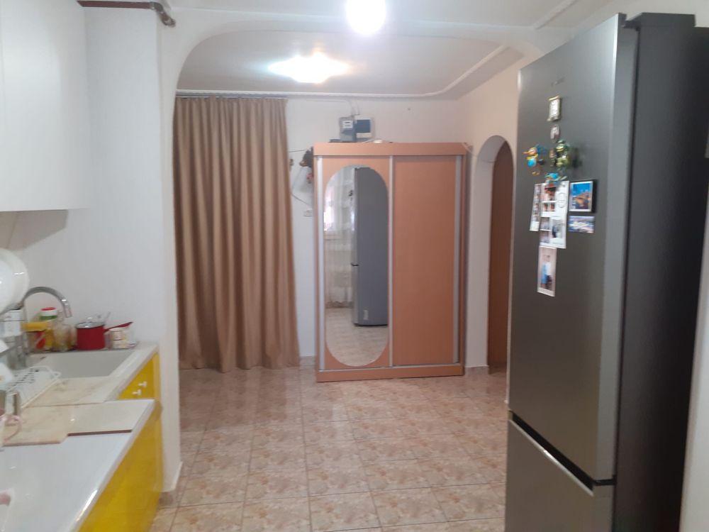 Vanzare ap 3 camere decomandat str Bârcă cu centrala proprie