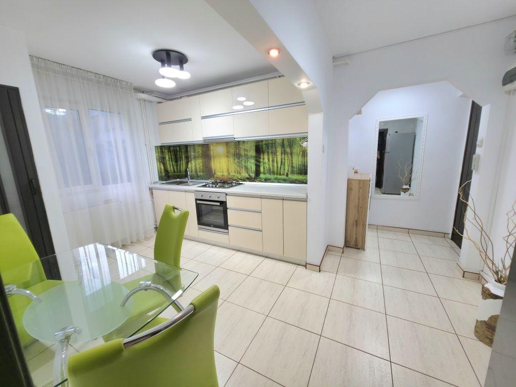 Apartament 3 camere complet mobilat direct proprietar