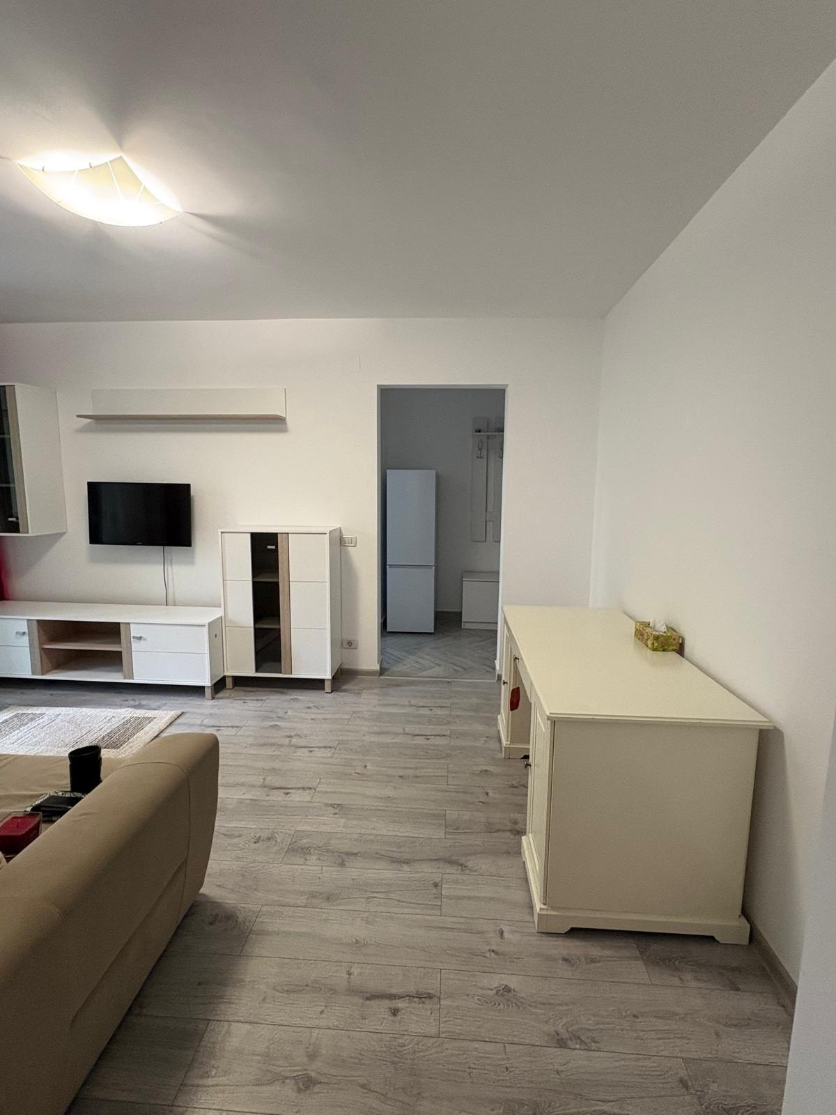 De închiriat apartament 2 camere