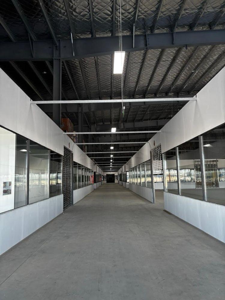 Showroom in centru comercial , Afumati , Victoria Center - imagine 1