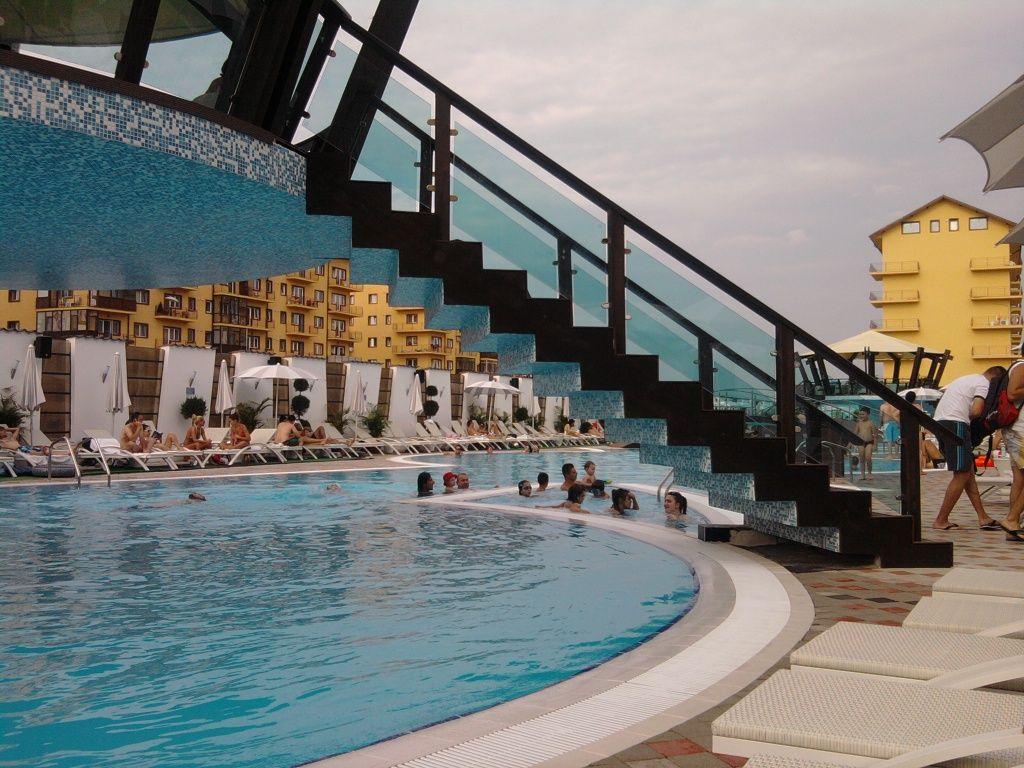 Vand ap 65mp, langa piscina, militari residence - imagine 1