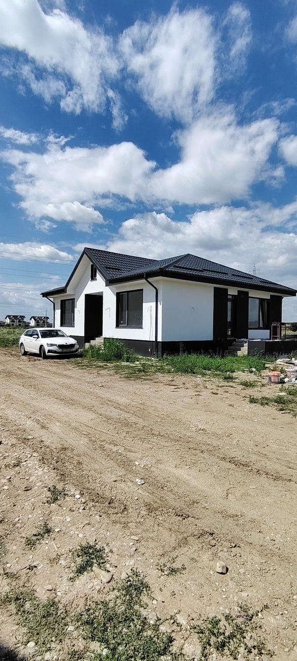 Casa 4 cam la cheie in Sabareni la 15 min de București - imagine 1