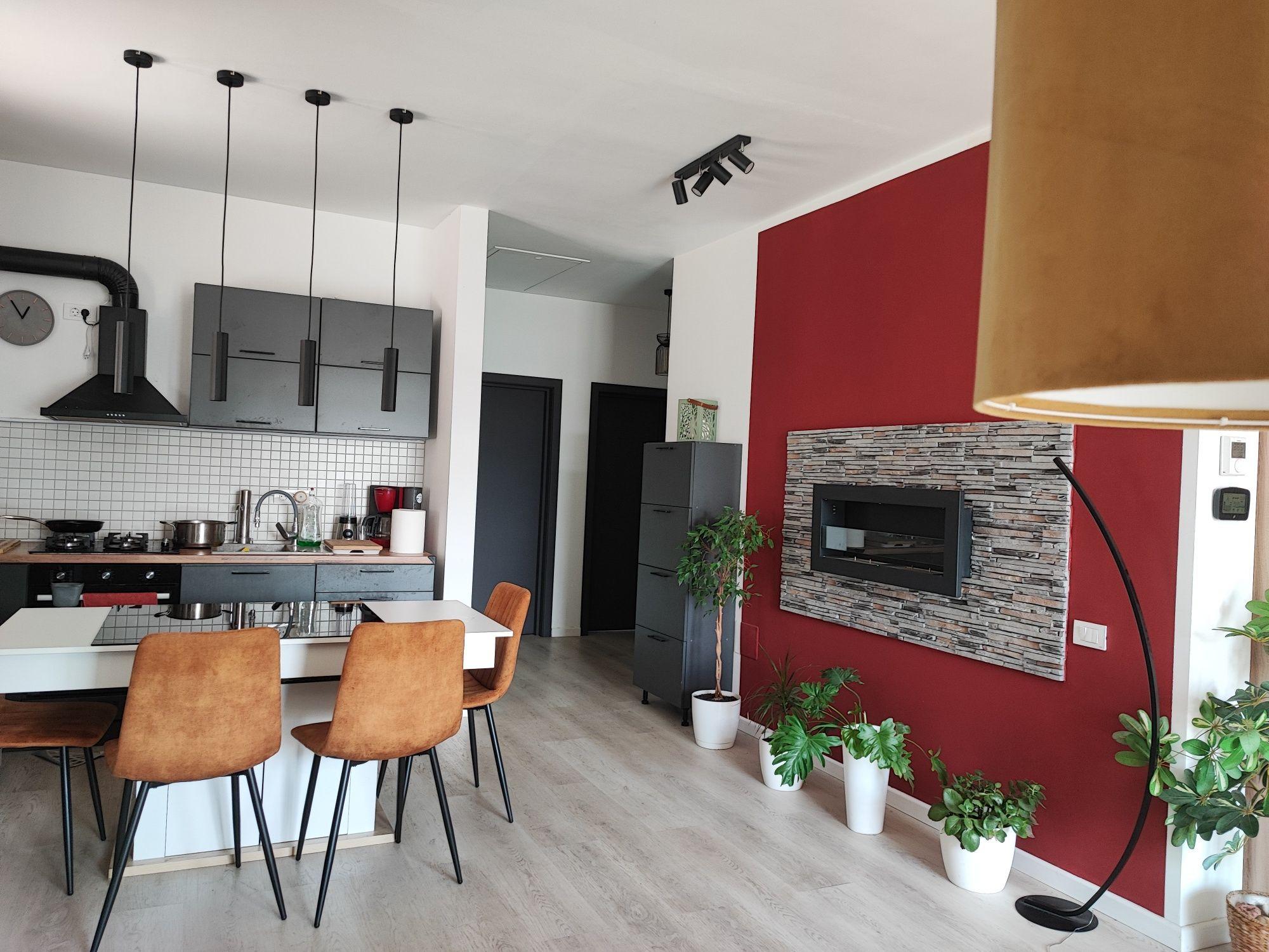 Central Domnești casa 2025, suprafaxa 117 mp,  4 camere, 2 bai, placa beton pod, teren 300 mp incinta privata 3 case. Se va preda cu piscina.
