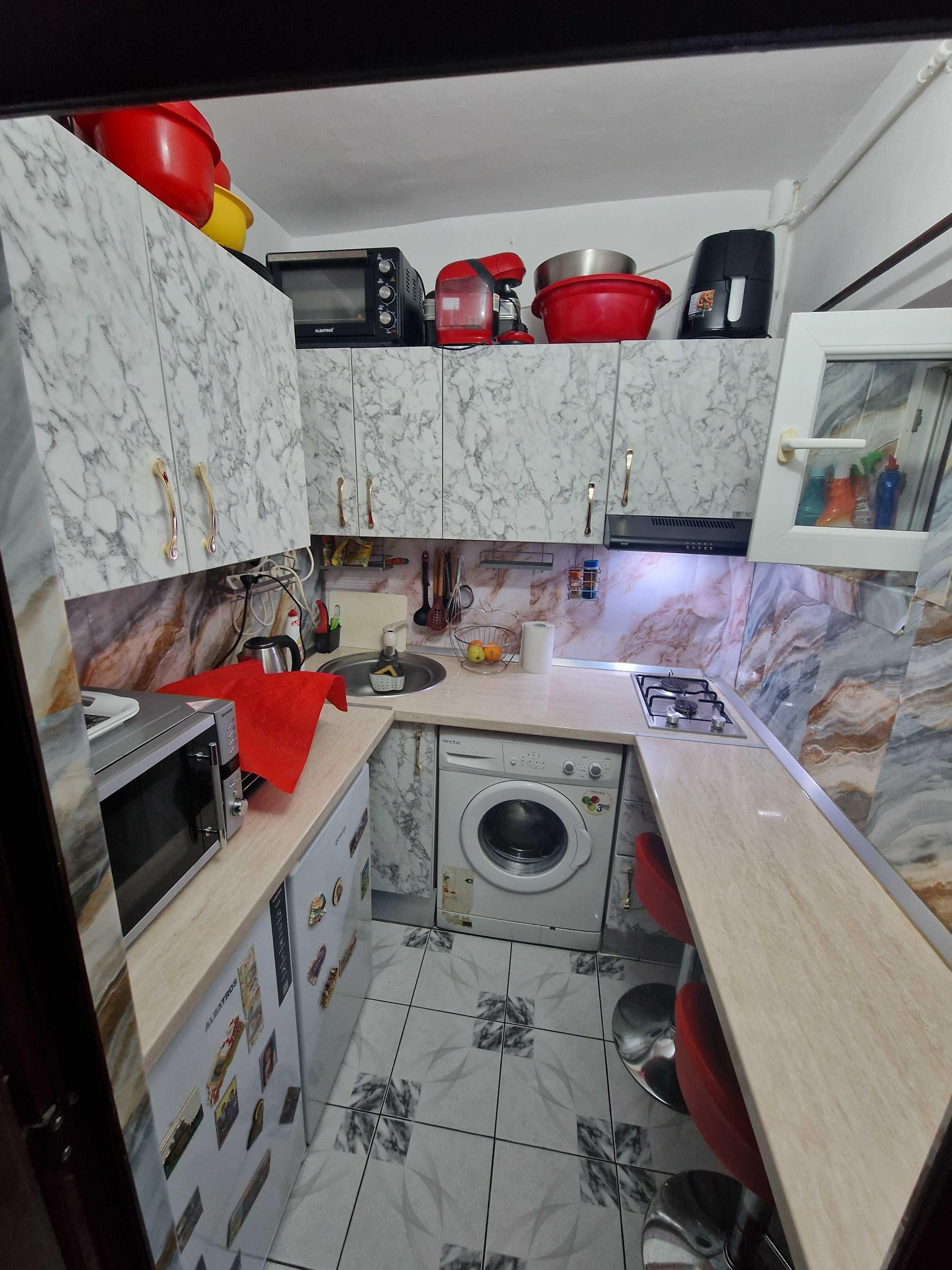 Vând apartament cu 2 camere Pitești-Războieni - imagine 1