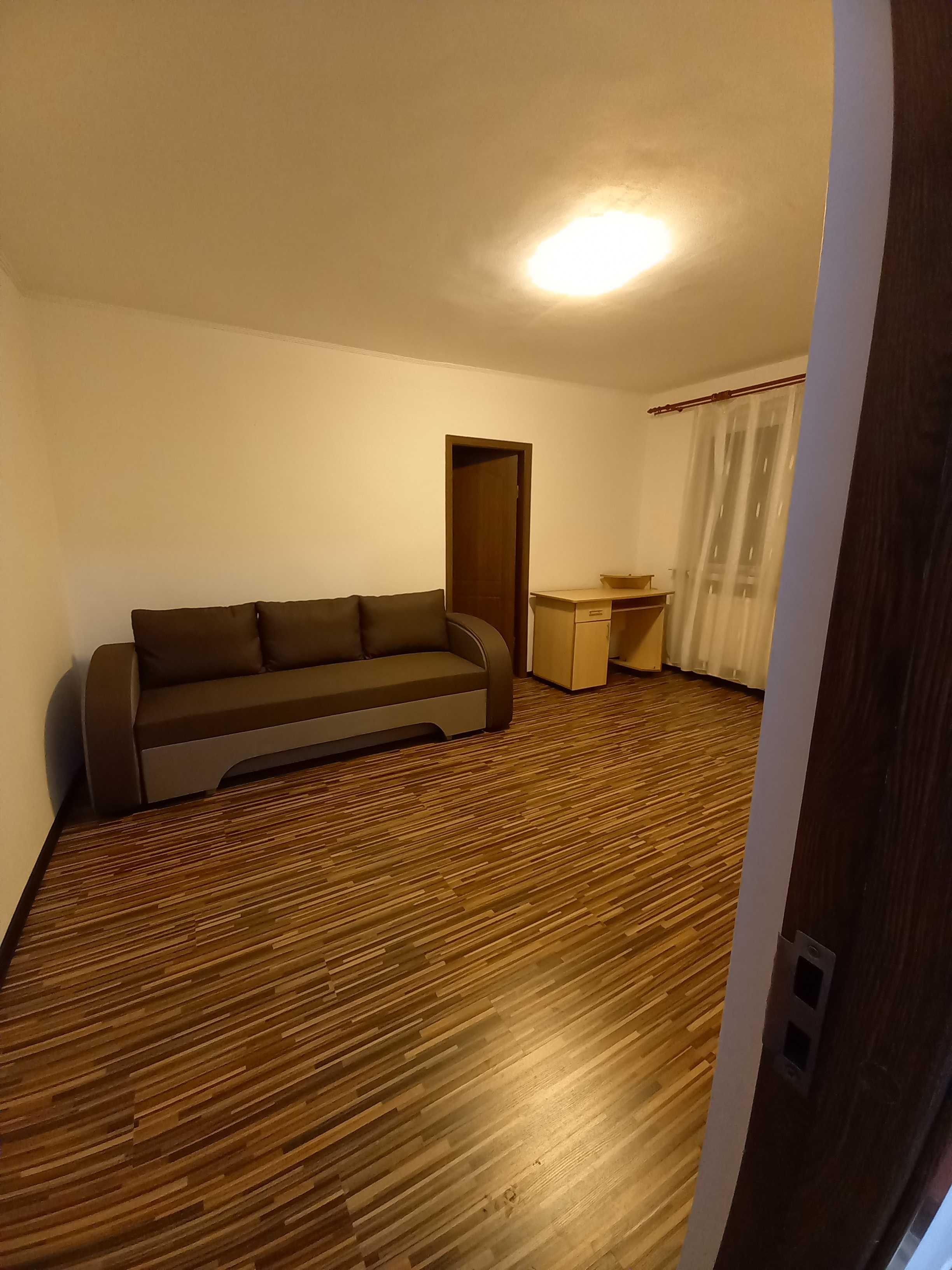 Ofer spre închiriere apartament 2 camere Pitești Nord, etaj 1 din 4, mobilat / utilat