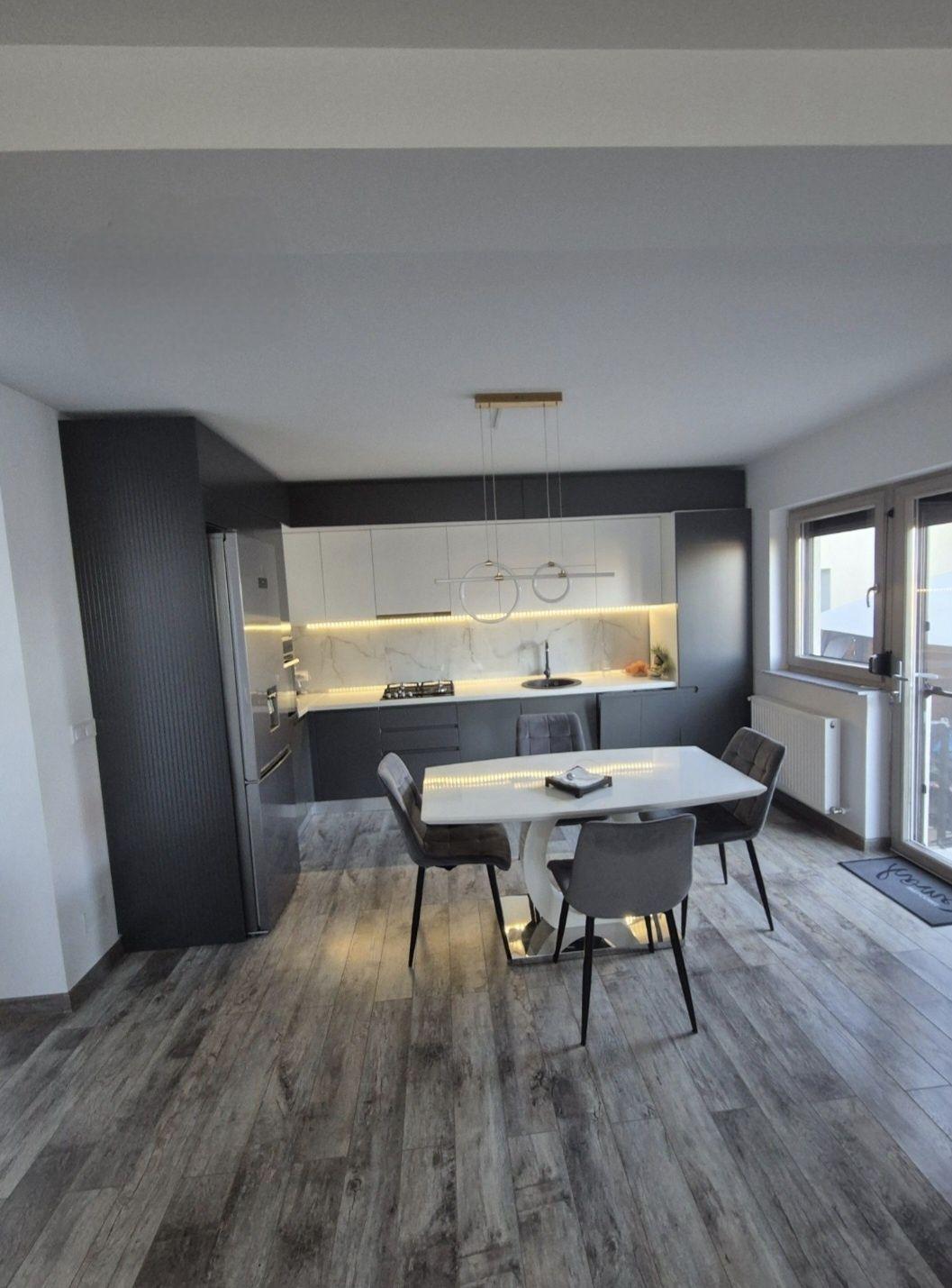 Vila in Trivale-Pitesti/Mobilata-Utilata Complet de Lux - imagine 1