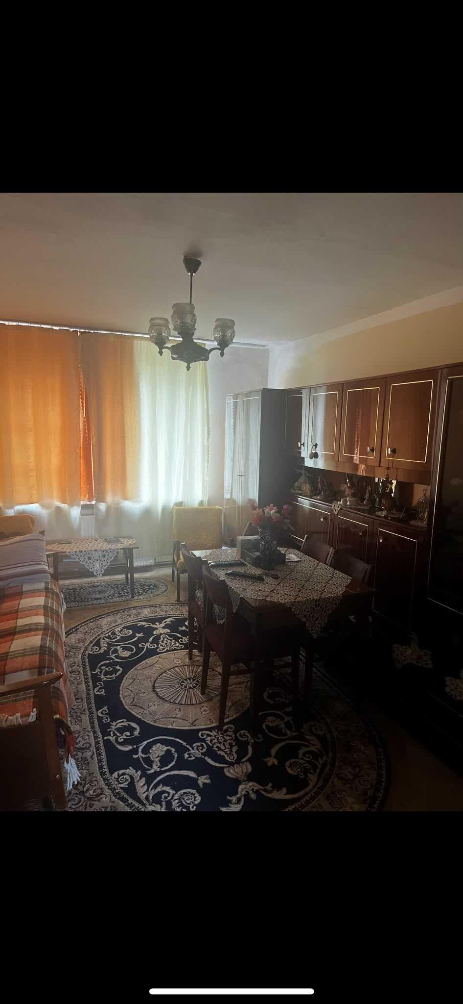 De vanzare apartament 3 camere decomandat, Cartier Sasar, zona V.Babes-I.L. Caragiale, Baia Mare