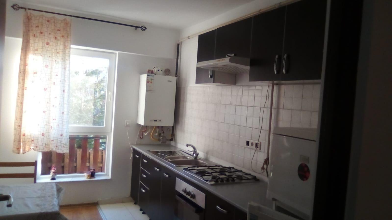 Închiriez apartament cu o camera
