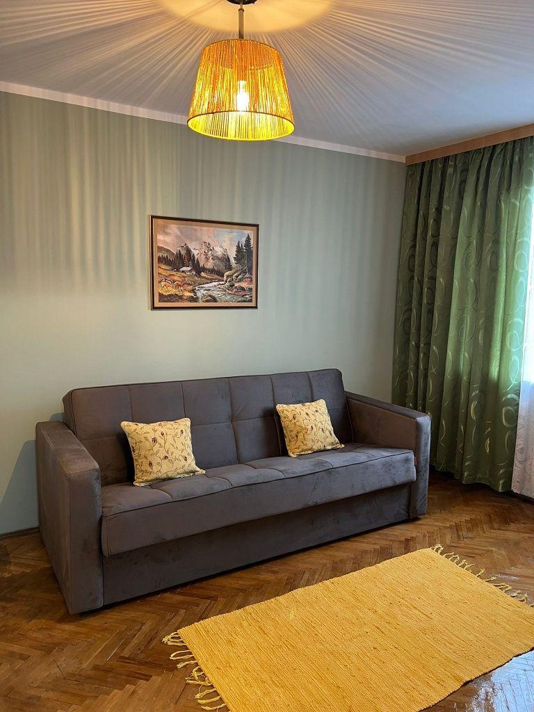 Independentei ultracentral ap. 2 cam. decomandat, 380 € neg