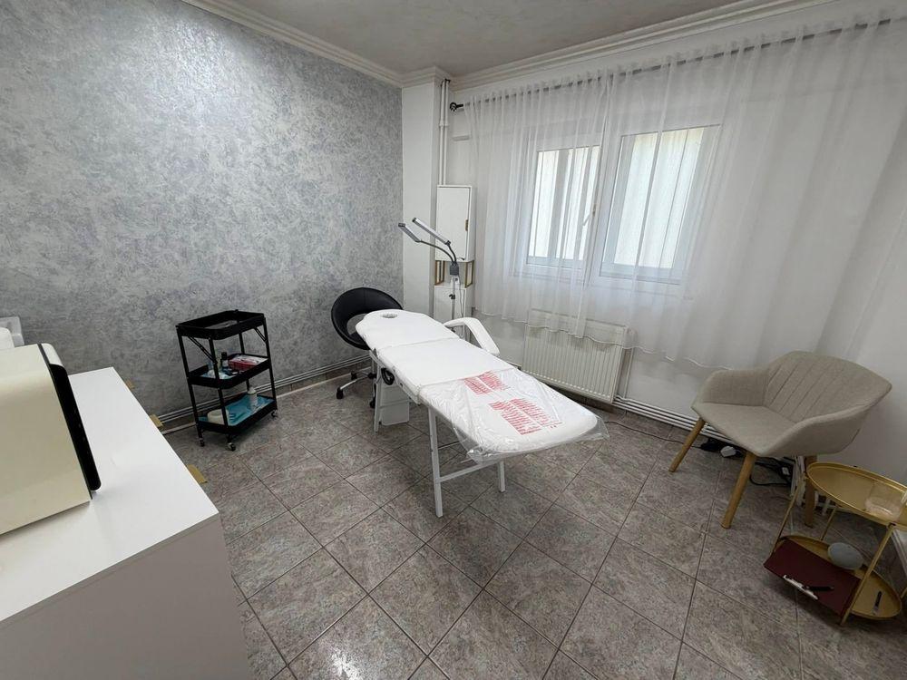 Inchiriez camera in salon in Ramnicu Valcea - imagine 1