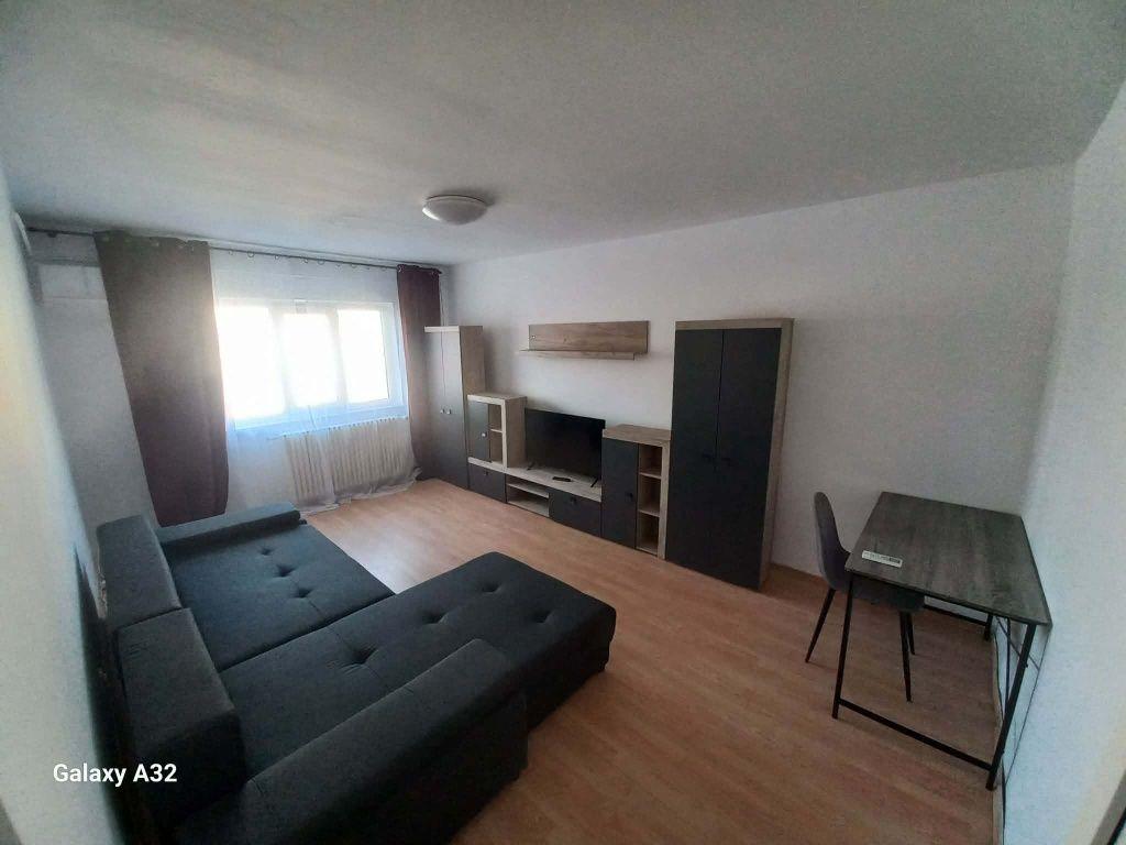 Persoana fizica vand - Ap. 1 camera decomandat