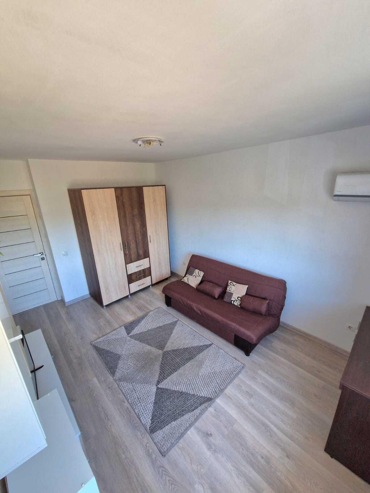 PROPRIETAR inchiriez apartament cu o camera