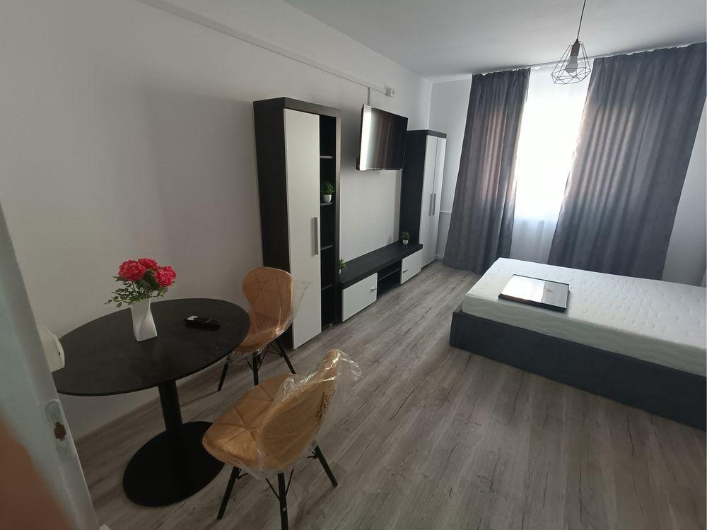 Vand garsoniera  in zona Blascovici