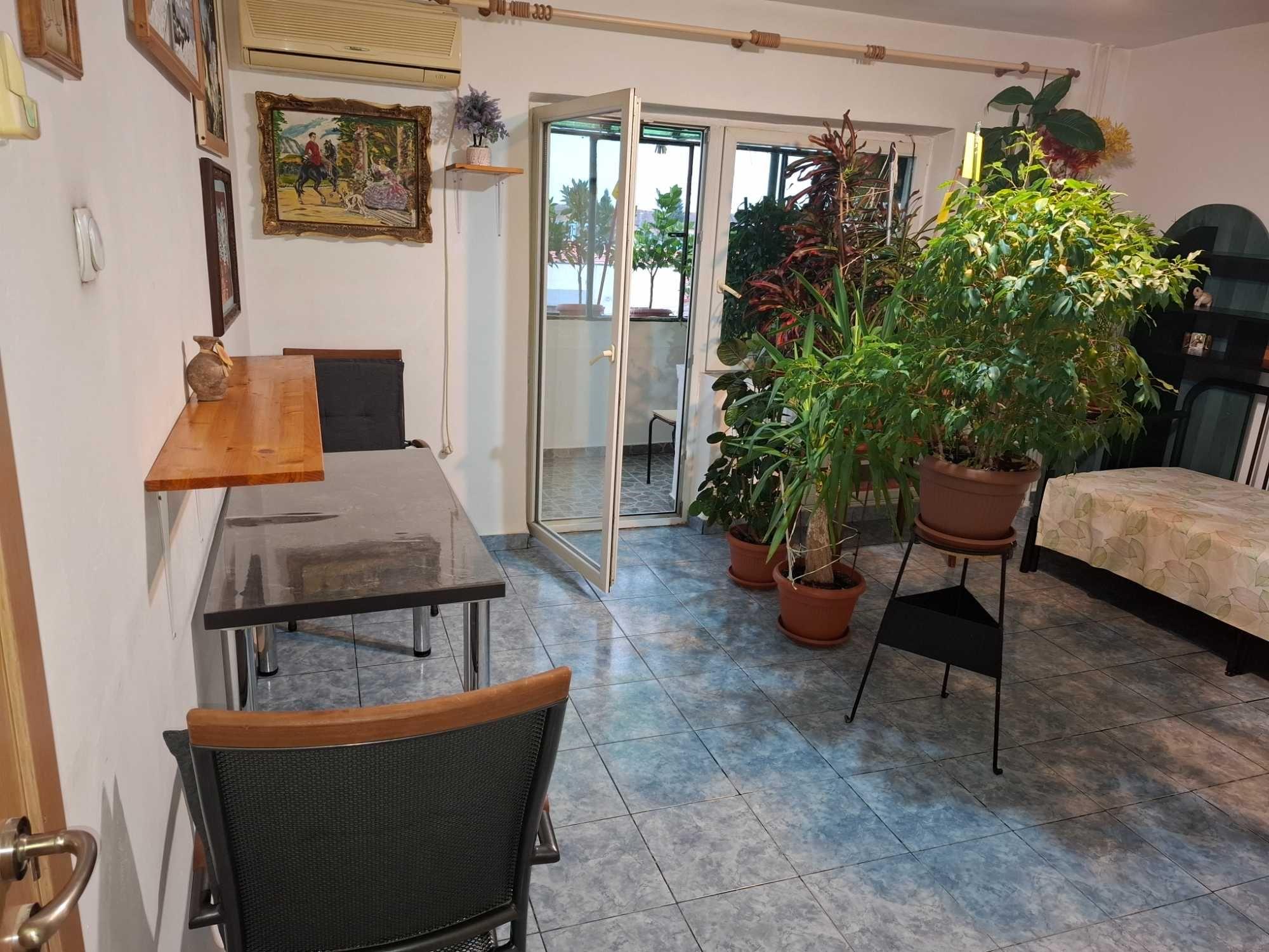 Proprietar vand apartament decomandat, cu 1 camera zona St. cel Mare