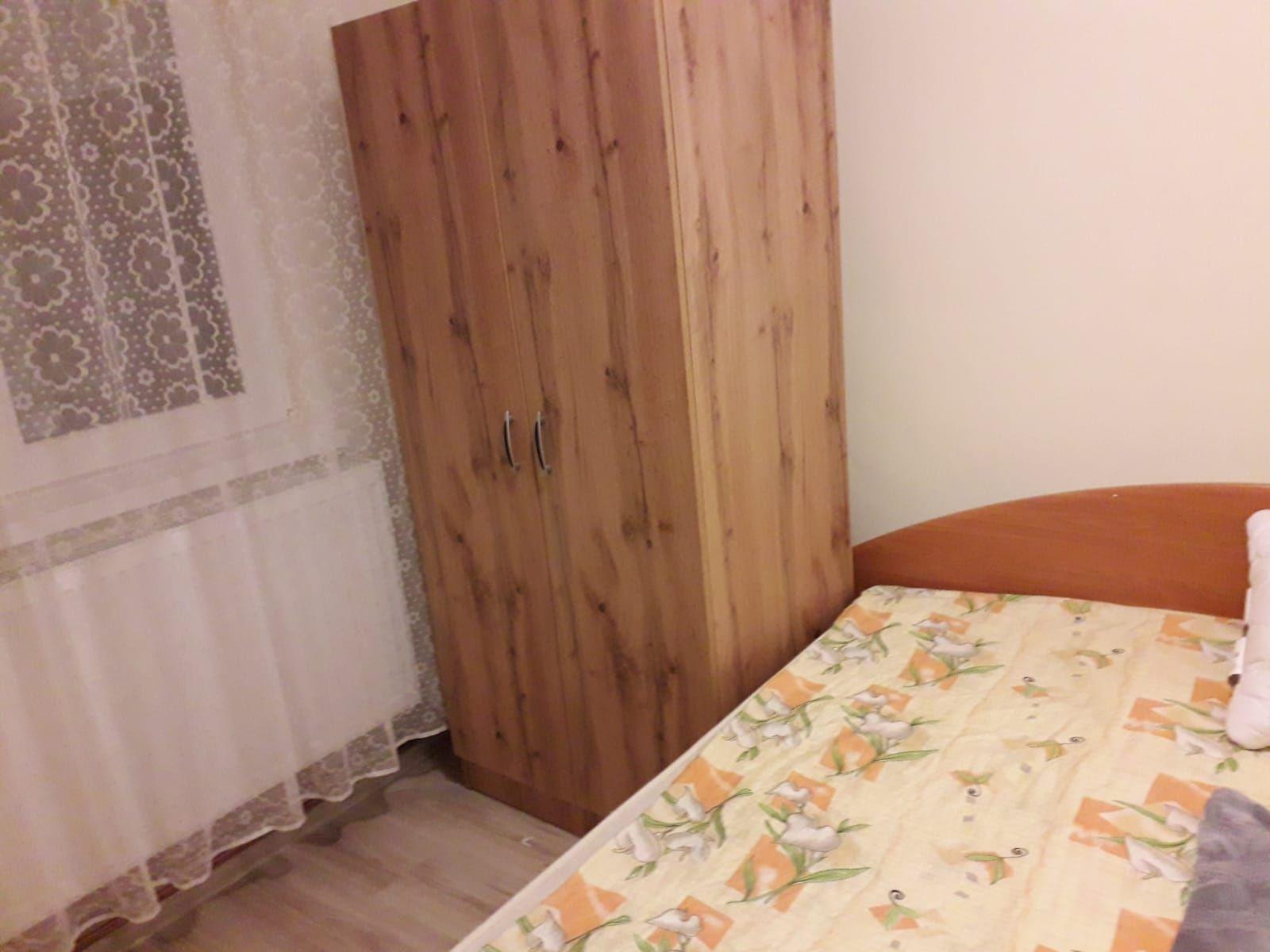 Vand apartament 2 camere, zona Romaniilor