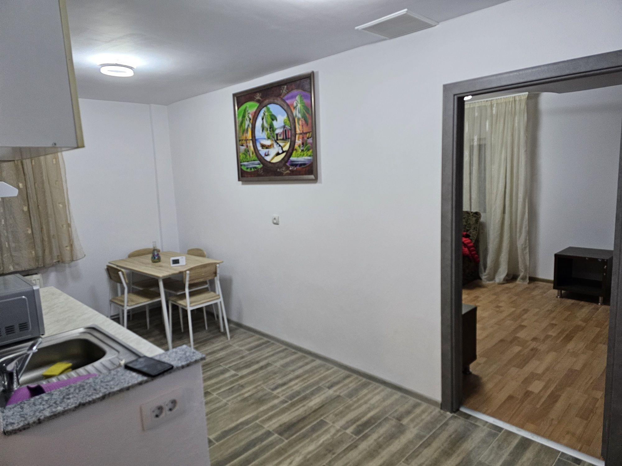 Închiriez apartament cu 2 camere - imagine 1