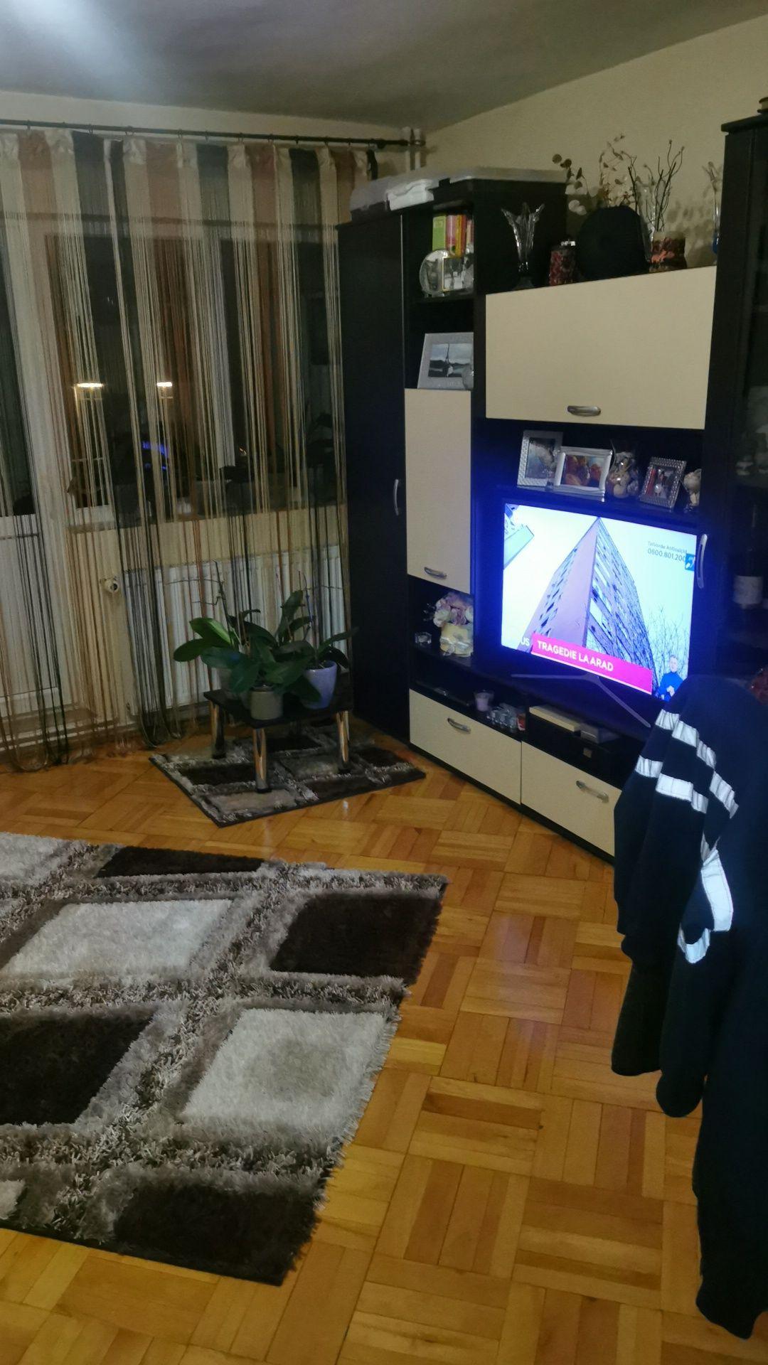 Închiriez apartament zona Piața Mihai Viteazul