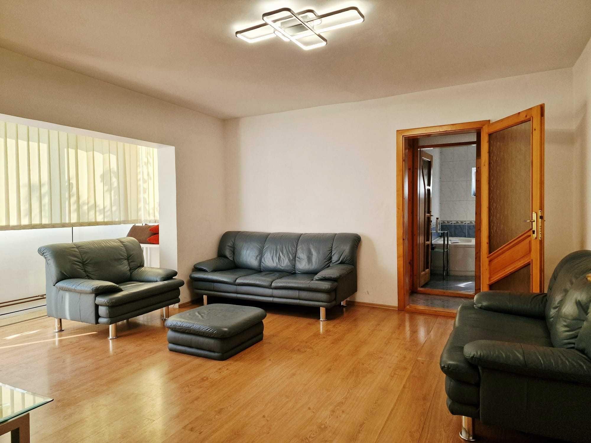 De închiriat apartament decomandat 3 camere, lăngă Campusul Universitar, zona Confecții, Arad - imagine 1